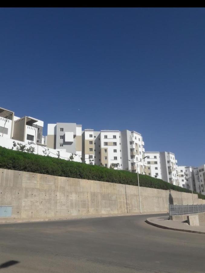 Apartment Miftah Sahil Anza *